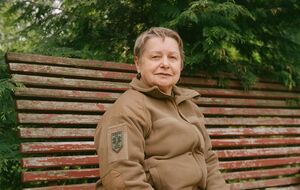 Служба в Афганистане, оборона Мариуполя, плен и пытки под Газманова. Интервью с легендарной 74-летней бойцом "Азова" Хрещеной. Видео