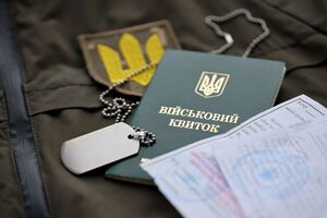 Витік даних і робота на РФ. У ТЦК пояснили, чому в мобілізованих забирають телефони