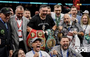 Усик нокаутував легендарного кікбоксера і захистив титул чемпіона світу