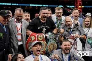Усик нокаутував легендарного кікбоксера і захистив титул чемпіона світу