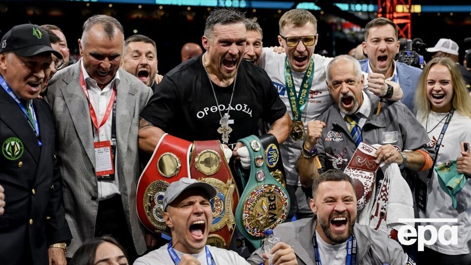 Усик нокаутував легендарного кікбоксера і захистив титул чемпіона світу
