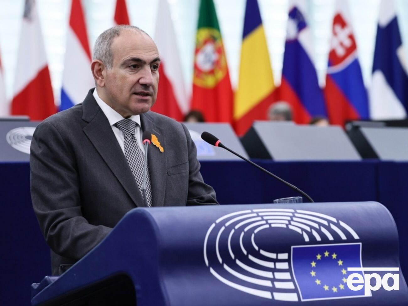 "Залишиться тільки не забути паспорт". Пашинян анонсував безвіз Вірменії з ЄС