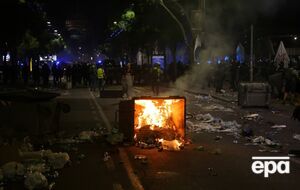 В Сербии десятки тысяч человек вышли на протест против властей – Bloomberg