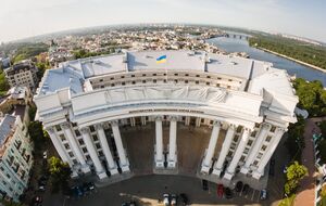 Уперше із часів Другої світової внаслідок обстрілу пошкоджено будівлю МЗС України в Києві. Зачепило й пам'ятки архітектури