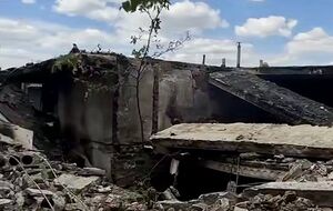 Гаражний кооператив і будівлі підприємства. Який вигляд мають наслідки удару "Орєшніком" по Білій Церкві. Відео