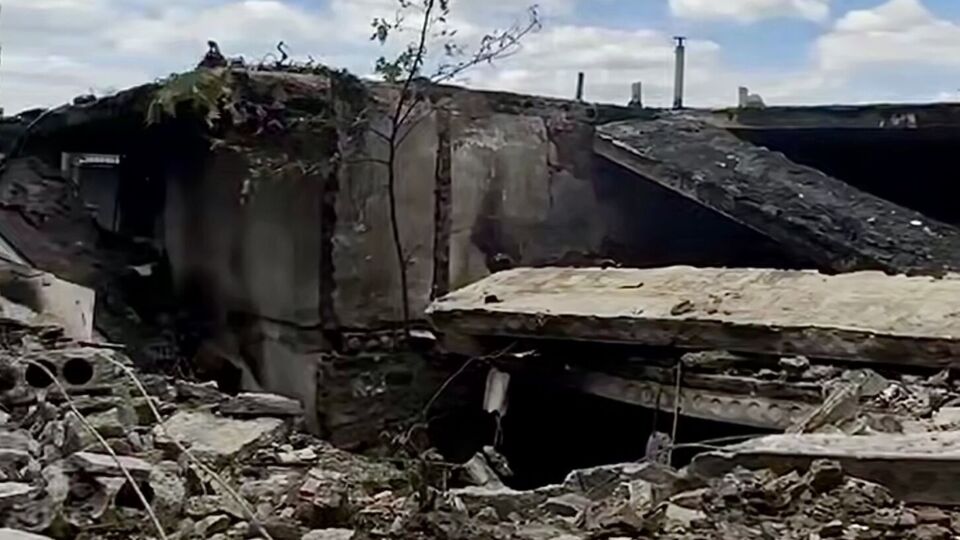 Гаражний кооператив і будівлі підприємства. Який вигляд мають наслідки удару "Орєшніком" по Білій Церкві. Відео