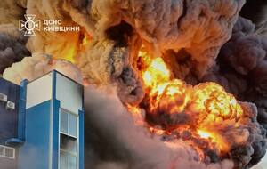 Унаслідок атаки на Київську область є жертви. У мережі писали, що РФ могла вдарити "Орєшніком"