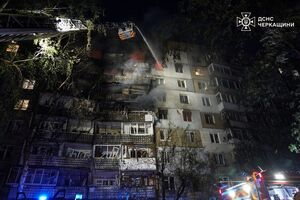 У Черкасах дрон РФ поцілив у багатоповерхівку. Серед поранених – діти