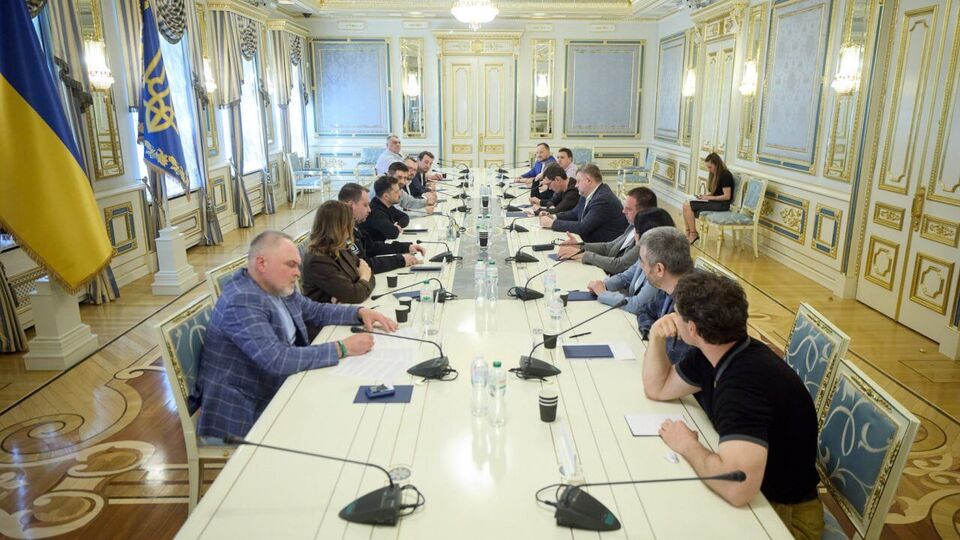 Фракція "Слуга народу" провела зустріч із Зеленським. Про що говорили