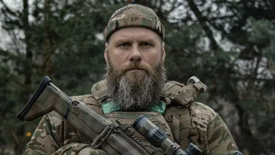 "Як із піхоти перевели у штаб? Заслужив". Відомий актор пояснив, як поєднує службу і зйомки