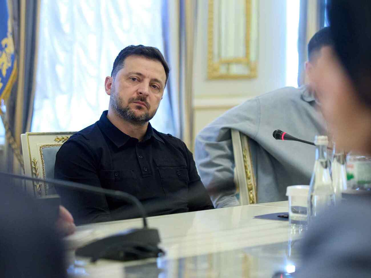 "Был вопрос, который запомнился все". СМИ узнали подробности встречи Зеленского с фракцией