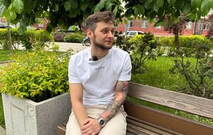 Не может слышать русский и постоянно хочет есть. 28-летний срочник провел в плену почти 900 дней