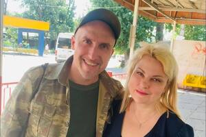 Бурмака показала редкие фото с погибшим братом-военным