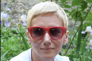 Почему вы, русские, никак не научитесь сдерживать себя от желания поцеловать сволочь в жопу?