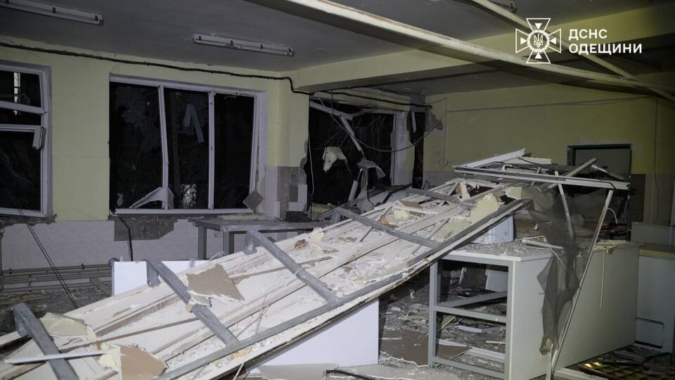 РФ атакувала Одеську область ракетами й дронами. Є загиблий, пошкоджено школу