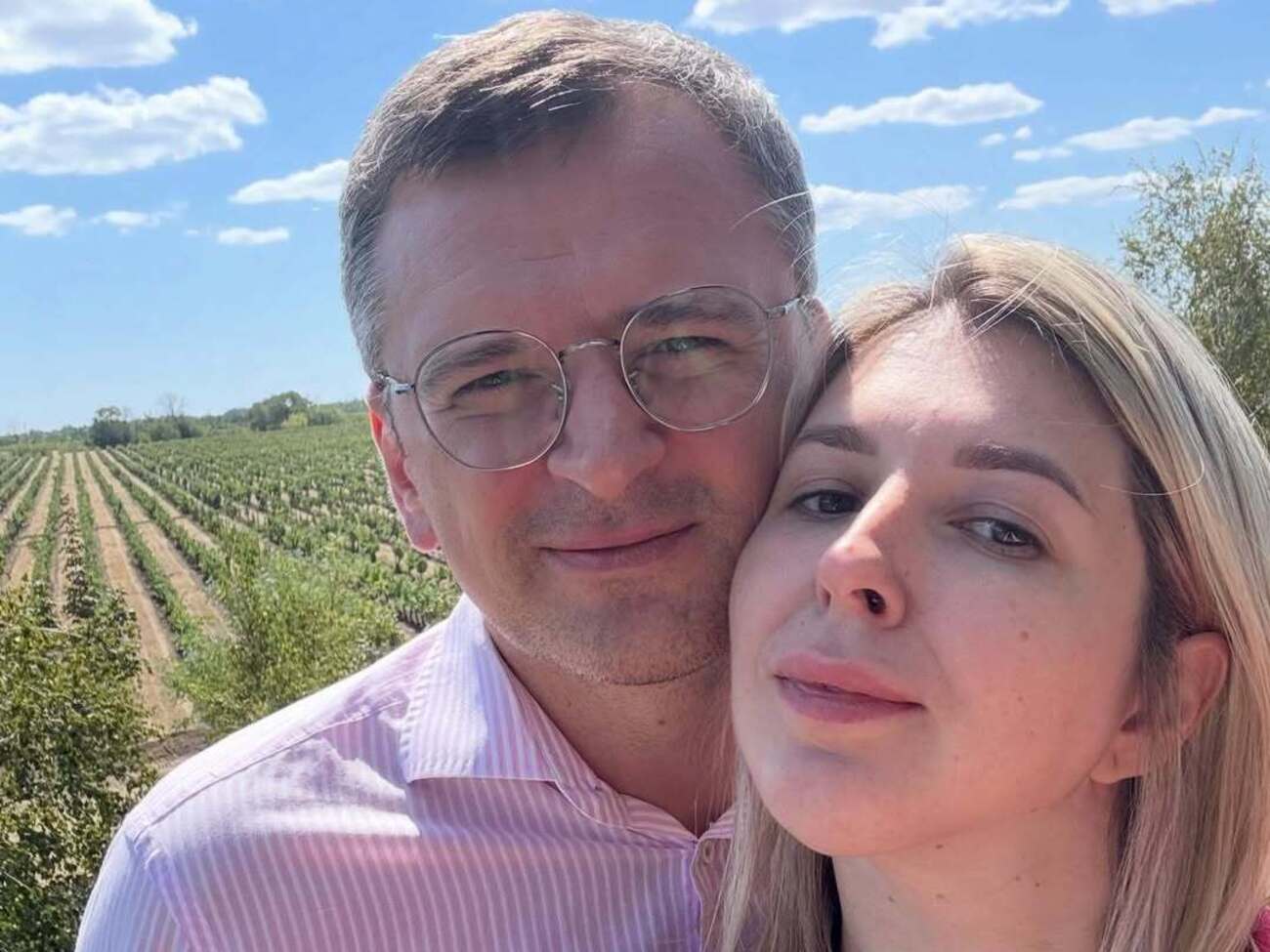 Кулеба за несколько часов до свадьбы трогательно напомнил своей невесте о самом главном. Фото