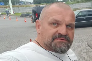 "Теж їздила з ним. Яблуками пригощав. У мережі обговорюють неочікуваний підробіток нардепа Вірастюка