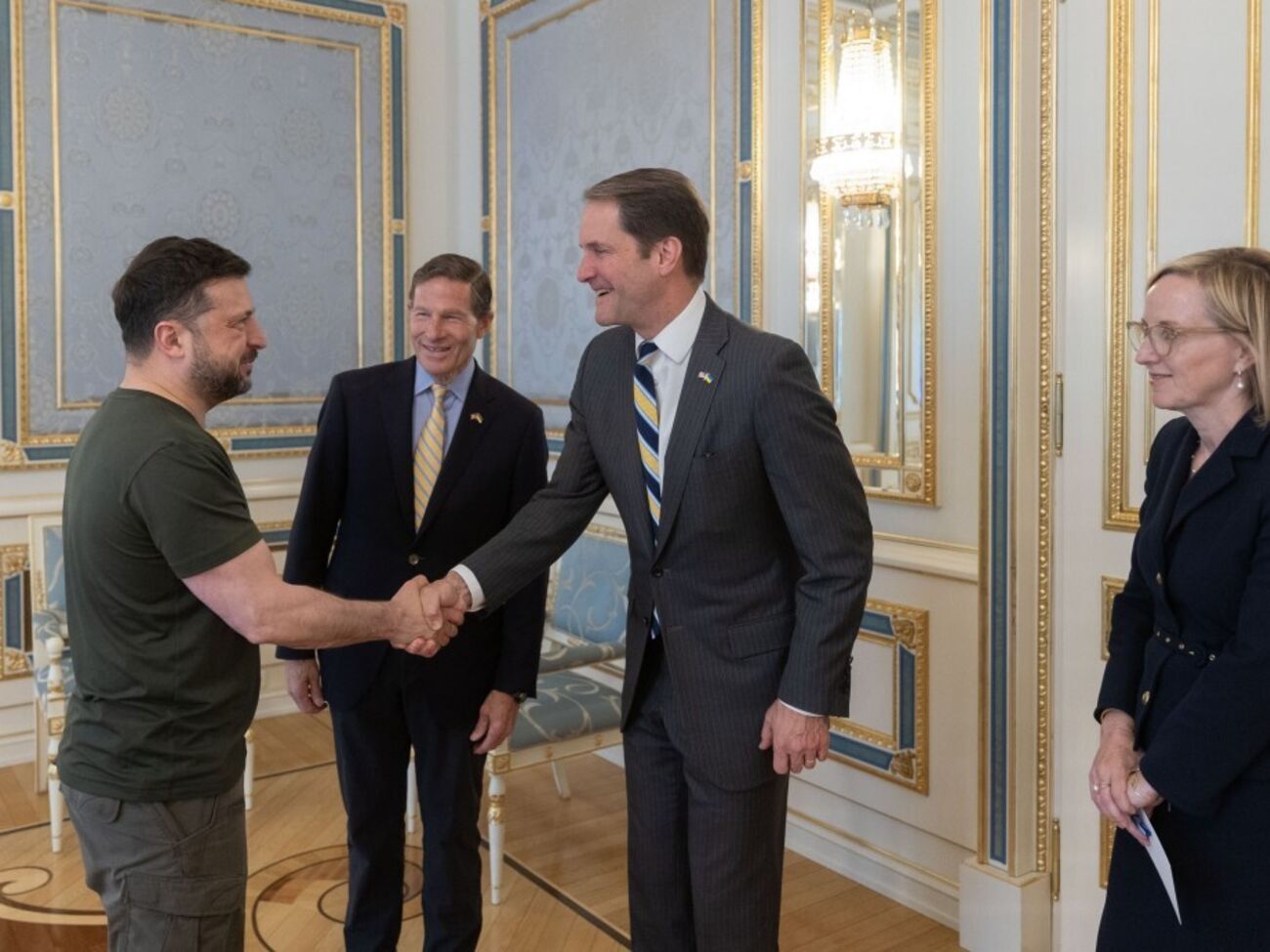 "Україна виграє, якщо ми підтримаємо". Представники Конгресу відвідали Київ і згадали про борг США