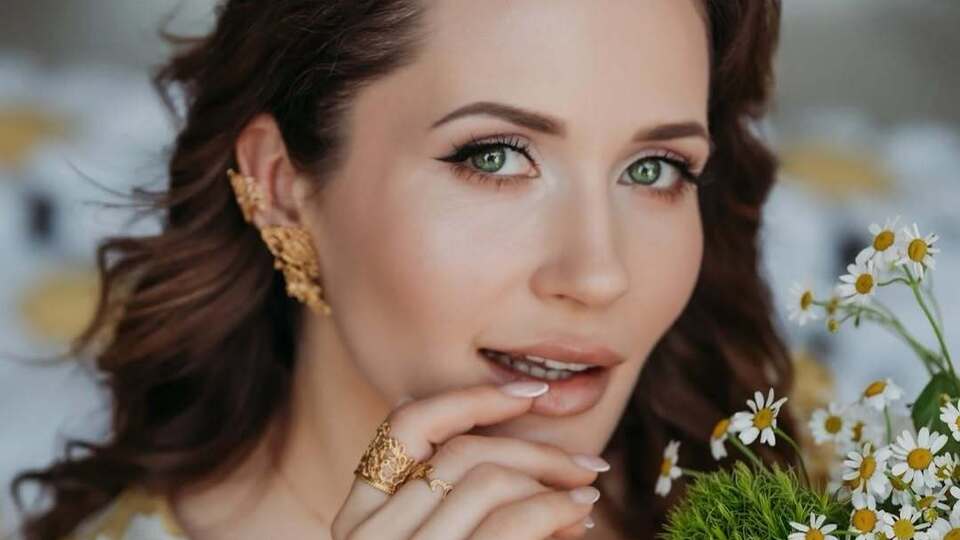 "Відьма вийшла". Денисенко відреагувала на своє перевтілення від відомого візажиста