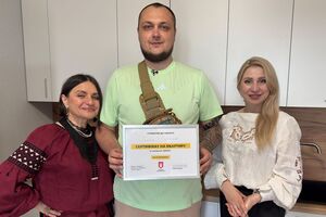 Захисник Маріуполя Денис Ганжа отримав квартиру від Ріната Ахметова