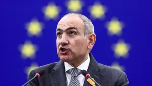 Росія хоче завезти до Вірменії 100 тис. виборців для голосування проти Пашиняна – Reuters