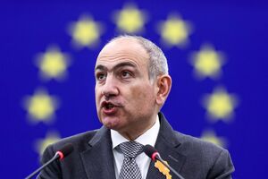 Росія хоче завезти до Вірменії 100 тис. виборців для голосування проти Пашиняна – Reuters
