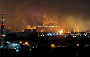 Дроны атаковали российские Ярославль и Волгоград. Загорелся НПЗ. На трассе до Москвы ввели ограничения