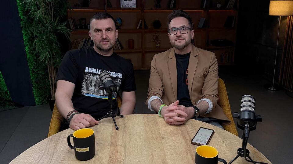 "Я пройшов полон фізично, а родина – морально". Захисник Маріуполя Дмитро Морозов став гостем подкасту "Про Мене. Про Тебе"