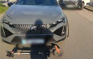 В Киевской области автомобиль сбил детей на электросамокате, один мальчик погиб
