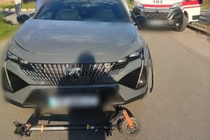 В Киевской области автомобиль сбил детей на электросамокате, один мальчик погиб