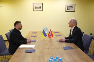 Зеленський розповів про результати першого дня у Вірменії й виділив три основні завдання