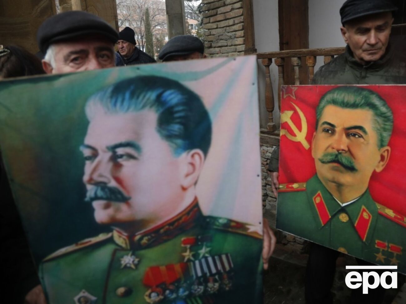У Тбілісі вперше відкрили винне сховище Сталіна. Колекцію із 40 тис. пляшок планують виставити на аукціон – Reuters