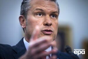 США навчаються в України на полі бою, але мають намір стати кращими – глава Пентагону