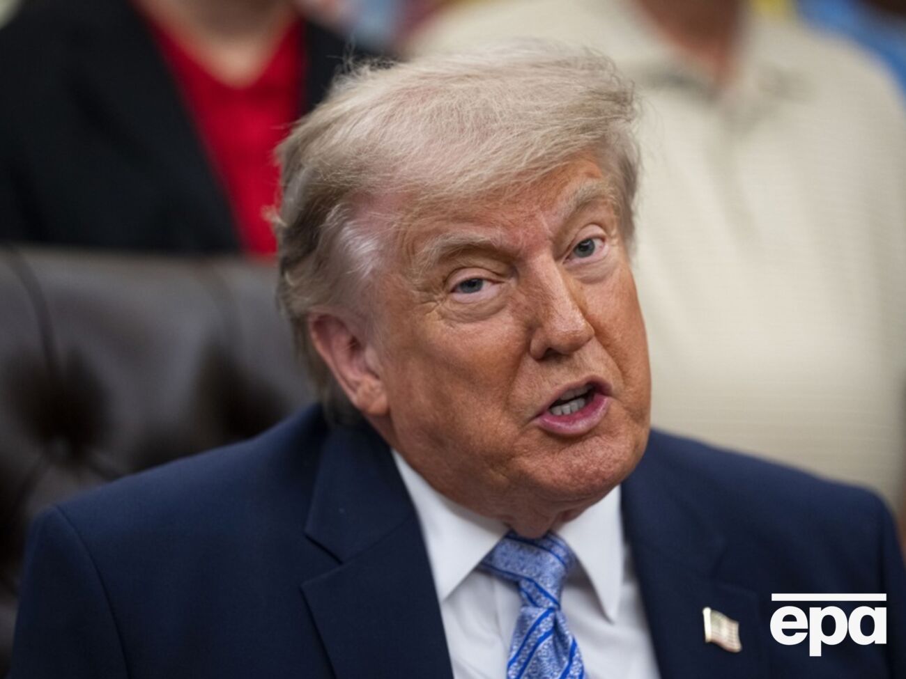 Отечность ног, раздражение мягких тканей. Врач Трампа опубликовал результат его медосмотра