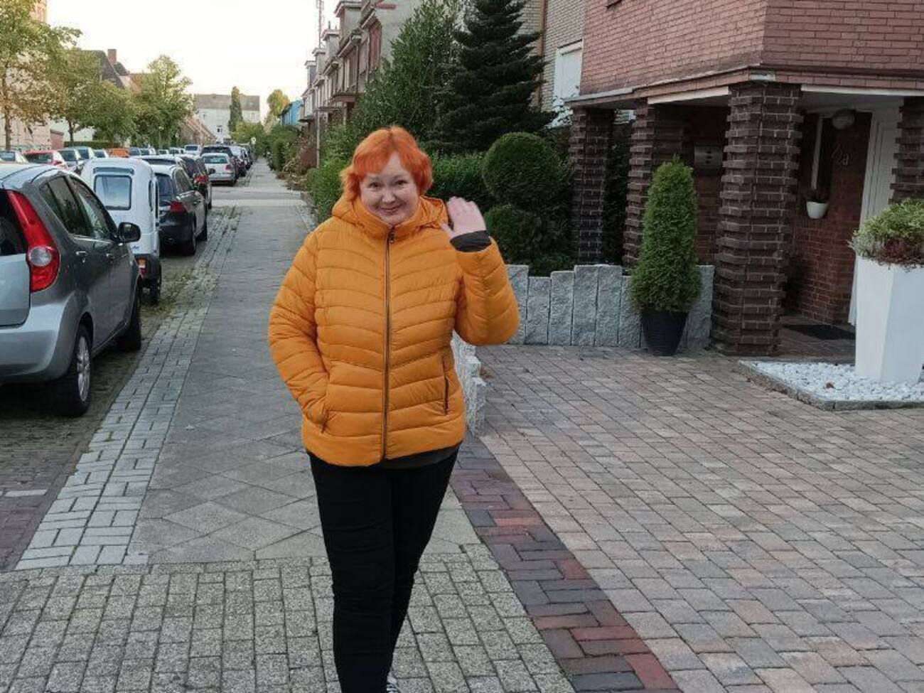 Жінка зі старенькою мамою та котом із ПТСР намагається вижити в Німеччині. Без надії на повернення в Україну