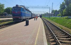 РФ атакувала поїзди в Україні. Загинув машиніст, є поранені