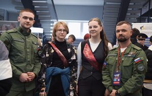 Оккупанты используют "последние звонки" для вербовки украинских выпускников в подразделения БПЛА