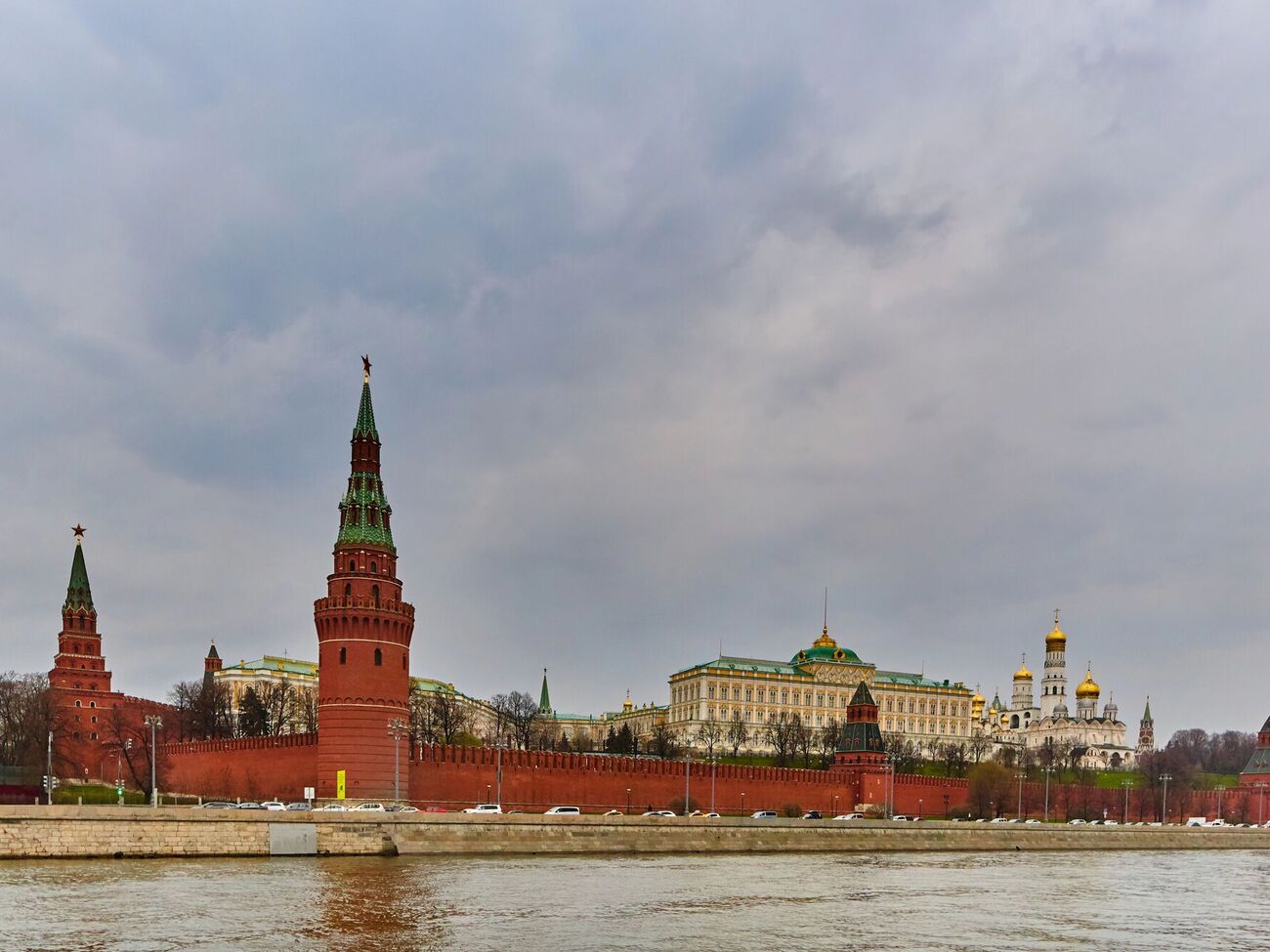 Прокремлівські ЗМІ почали просувати ідею про вигідність поразки у війні в Україні