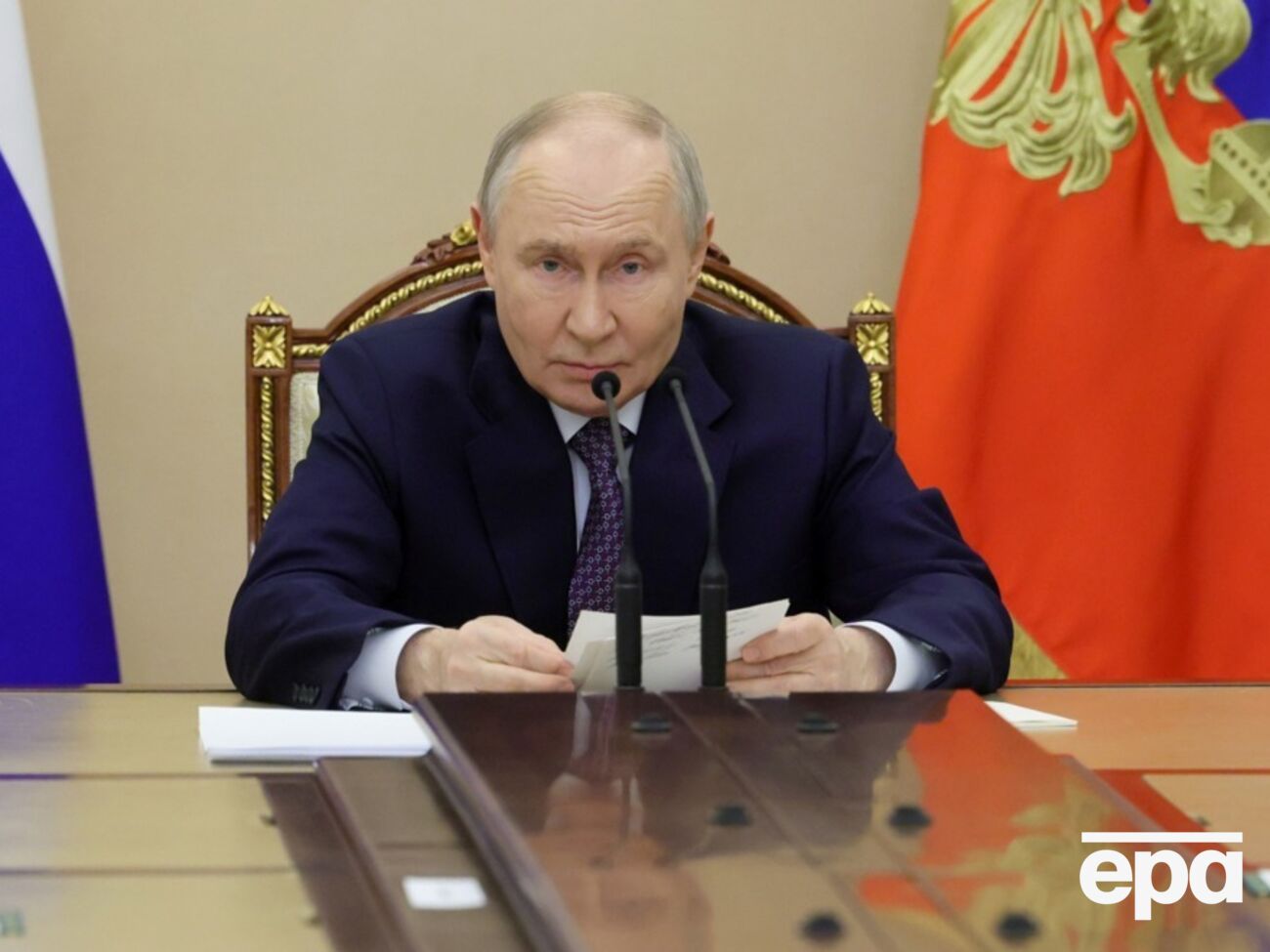 Путин неделями сидит в бункерах и беспокоится, что Шойгу устроит переворот. Главные его страхи