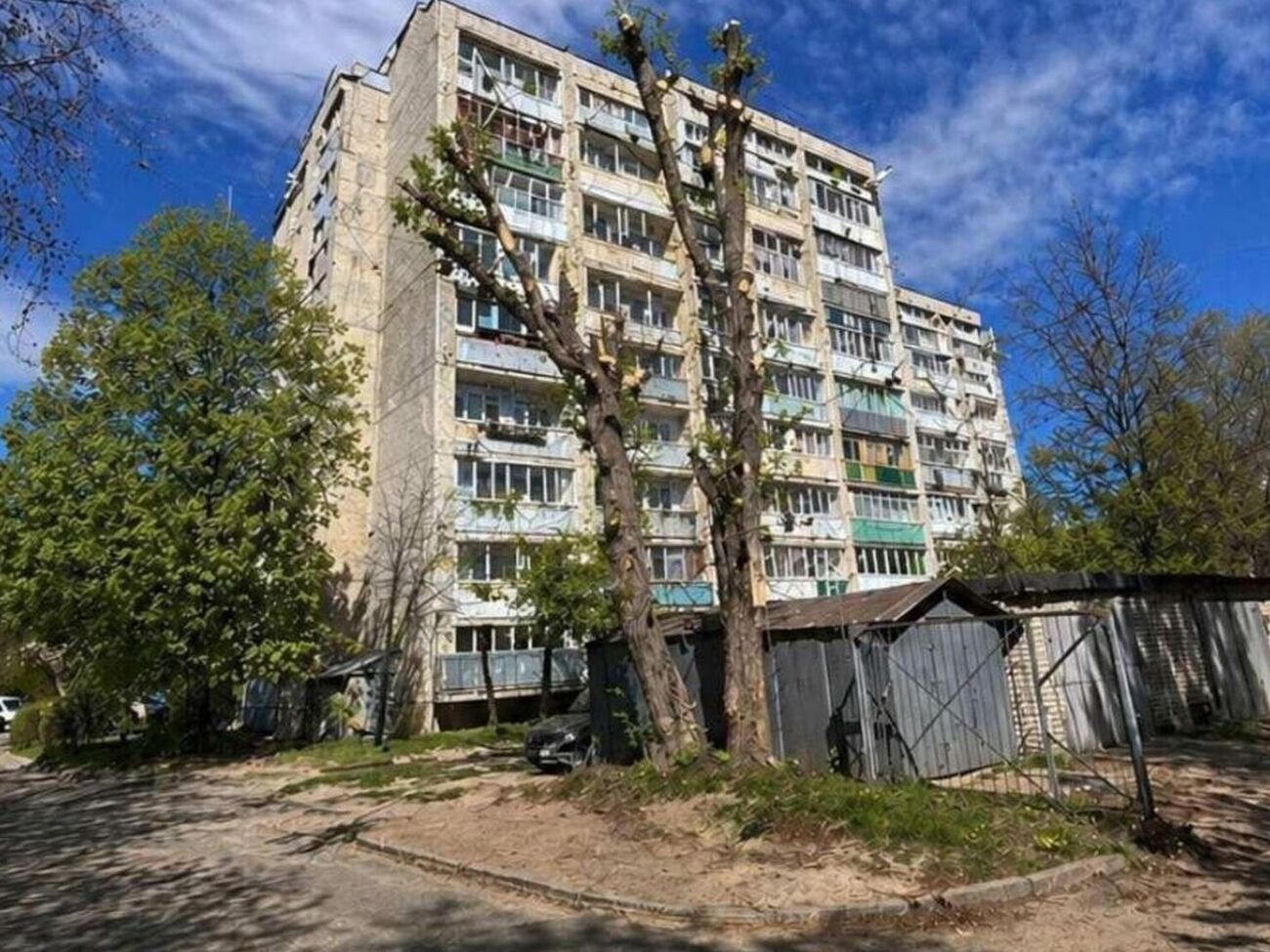 У Львові комунальники "прозвітували" про нібито виконані роботи згенерованим ШІ фото