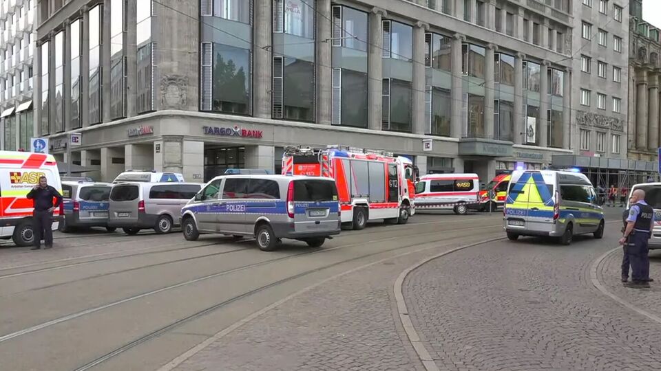 В Германии автомобиль въехал в пешеходов, есть погибшие. Видео