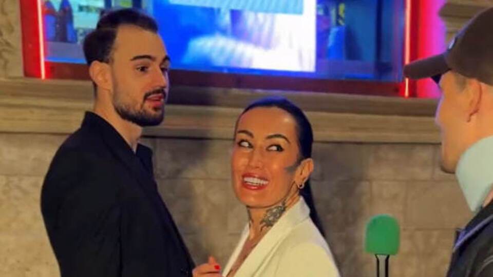 27-летний врач из Польши влюбился в 42-летнюю украинку и рассказал, чем она его соблазнила. Видео