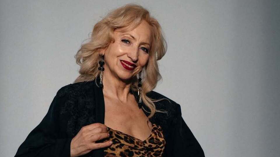 "Умею из недорогих вещей составить дорогой образ". 67-летняя модель высказалась о своей пенсии