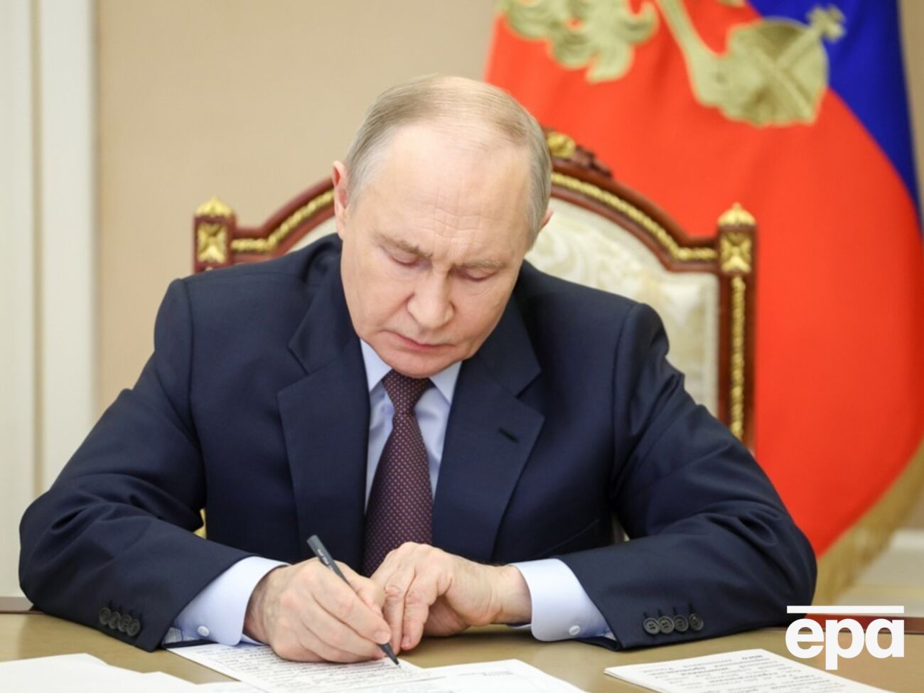 "Не хочет ни видеть, ни слышать". Путин забросил внутреннюю политику и сосредоточился на войне – FT