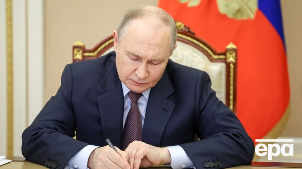 "Не хочет ни видеть, ни слышать". Путин забросил внутреннюю политику и сосредоточился на войне – FT