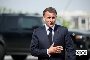 Макрон пел, а Пашинян сел за барабаны. В сети показали, как зажигали политики, когда ушли журналисты