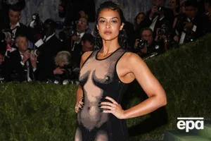 Драпировки и много обнаженного тела. Как звезды удивляли на Met Gala 2026. Фото