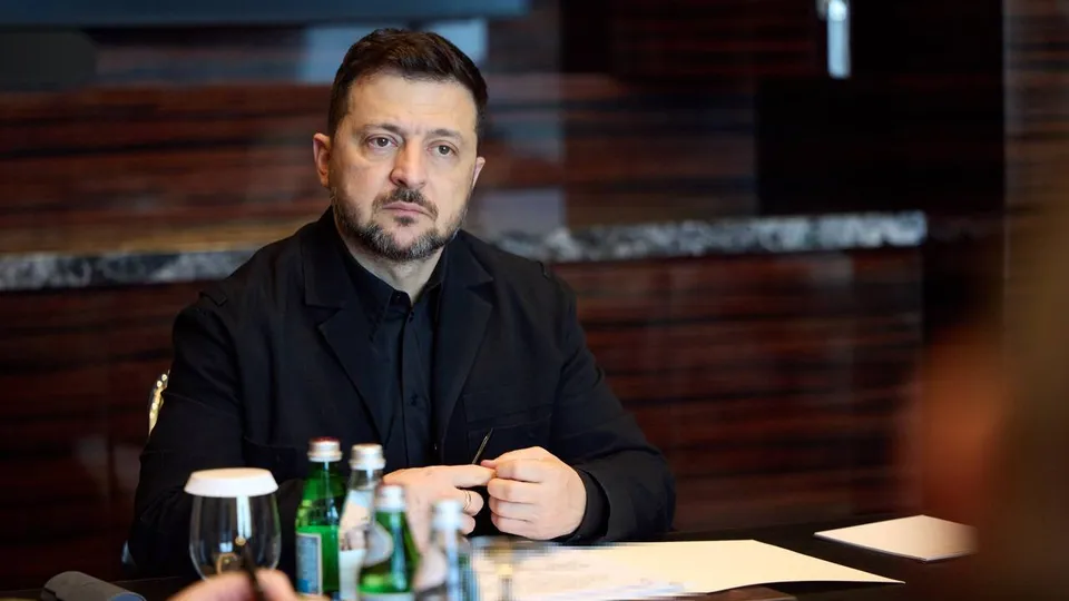 Зеленський іронічно прокоментував перебої з інтернетом у Москві під час заяви про санкції Британії