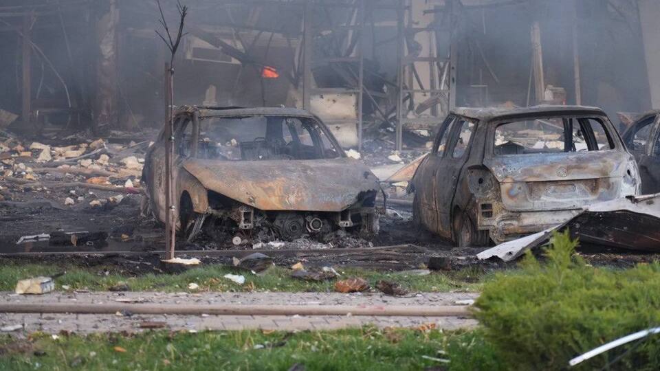 Авіаудари РФ по Запоріжжю і Краматорську забрали 17 життів. Рятувальні роботи тривають
