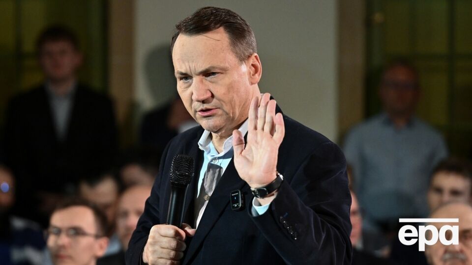 Сікорський назвав умову, за якої Польща зможе "пробачити" Фіцо візит до Москви